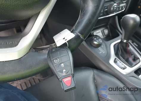 2017 Jeep Cherokee Trailhawk 4X4 из США, поврежденный, VIN 1C4PJMBB1HW521108